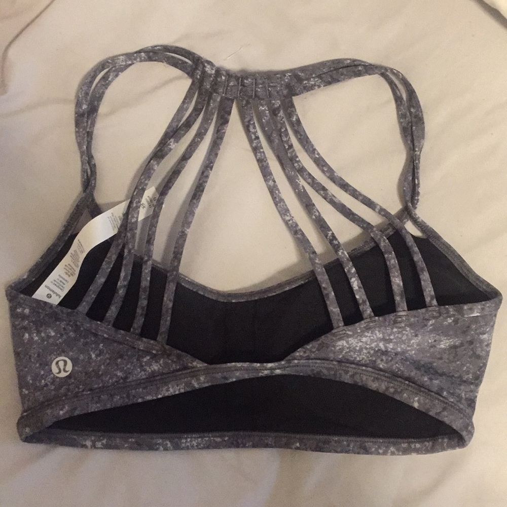 Lululemon sports bra size 4